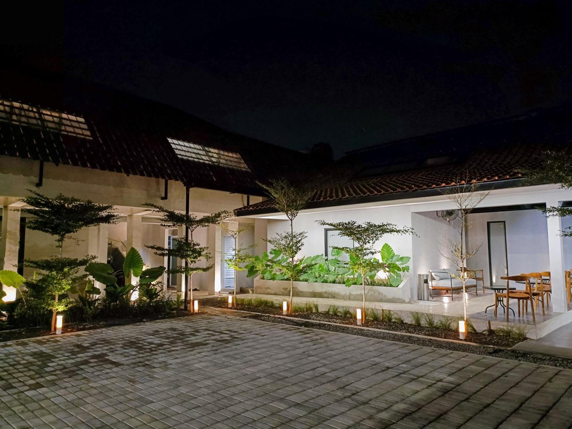 Fx Stay & Coffee Yogyakarta Eksteriør billede